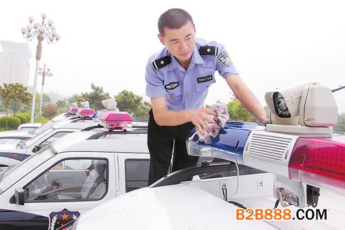 可以实现图像远程无线传输的多功能巡逻车