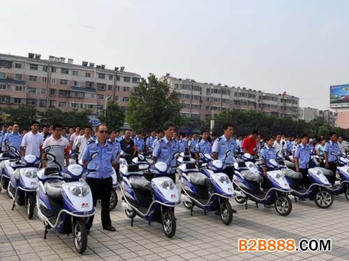 ?河回族区警用巡逻车发放仪式